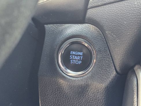 Used 2020 Toyota RAV4 XLE Premium FWD image 21