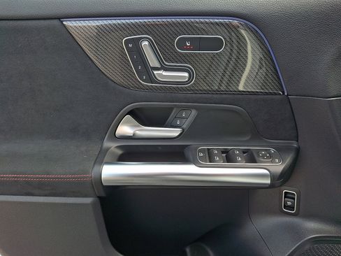 Used 2022 Mercedes-Benz GLA 35 AMG 4MATIC image 11