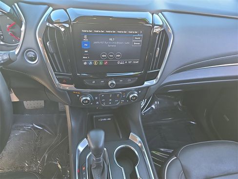 Used 2023 Chevrolet Traverse Premier image 25