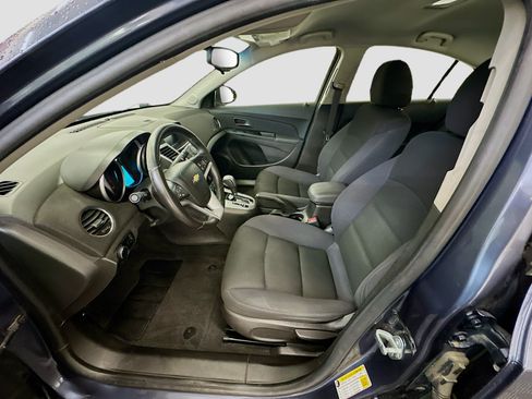Used 2013 Chevrolet Cruze LT FWD image 13
