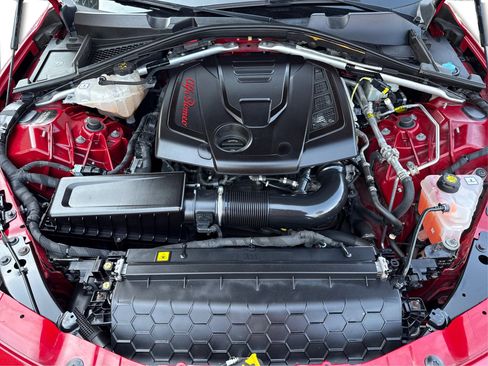 Used 2018 Alfa Romeo Giulia RWD image 14