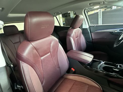 Used 2025 Buick Envision Sport Touring AWD/4WD image 27