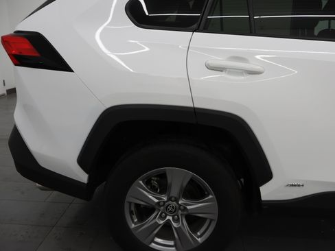 Used 2025 Toyota RAV4 LE AWD/4WD image 24