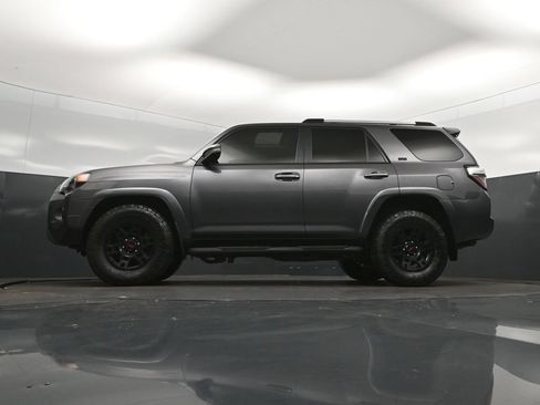 Used 2021 Toyota 4Runner SR5 Premium w/ Moonroof Package RWD image 39