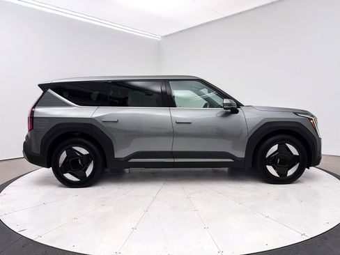 Used 2024 Kia EV9 Light Long Range image 34