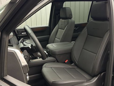 Used 2026 GMC Yukon XL Denali w/ Sun & Power Step Package AWD/4WD image 31