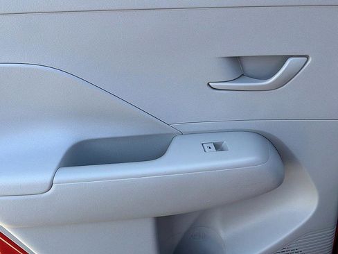 Certified 2025 Hyundai Kona SEL image 9