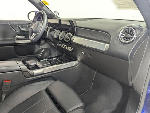 Used 2021 Mercedes-Benz GLB 250 image 36