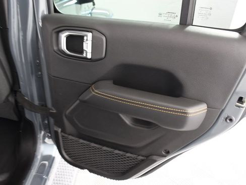 Used 2025 Jeep Wrangler Unlimited Sahara AWD/4WD image 21