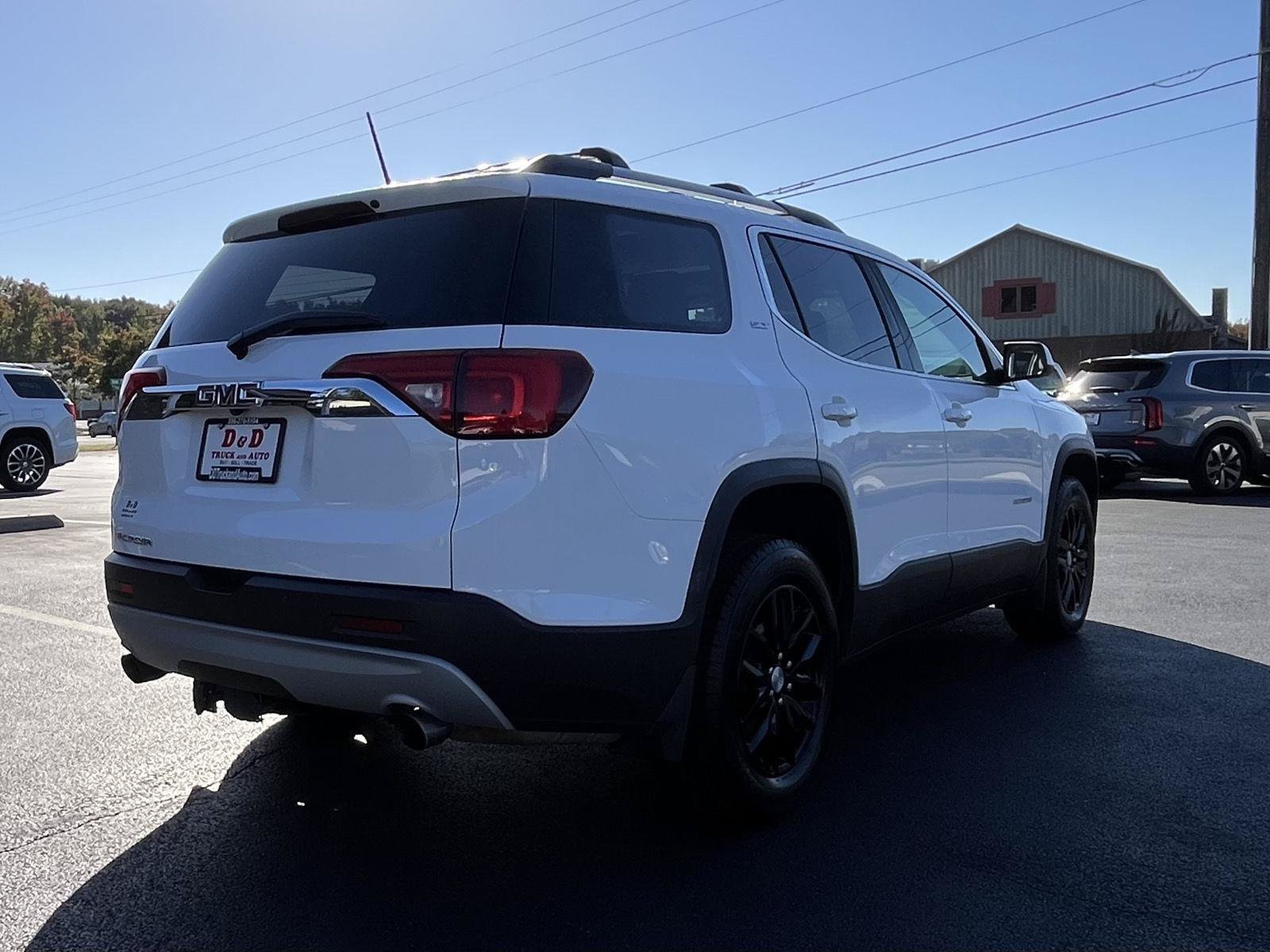 Used 2019 GMC Acadia SLT w/ LPO, Floor Liner Package FWD image 2