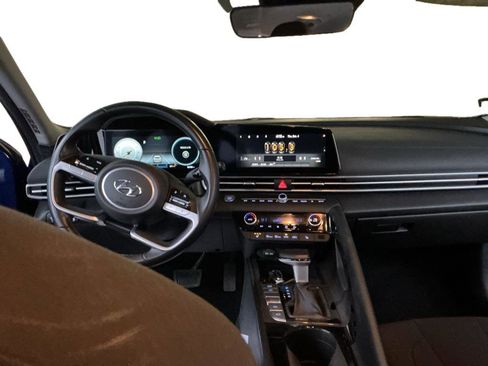 Certified 2023 Hyundai Elantra SEL w/ Convenience Package image 6