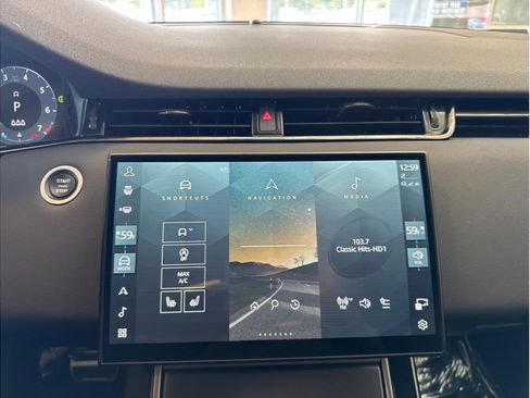 Used 2024 Land Rover Range Rover Evoque Dynamic SE image 19