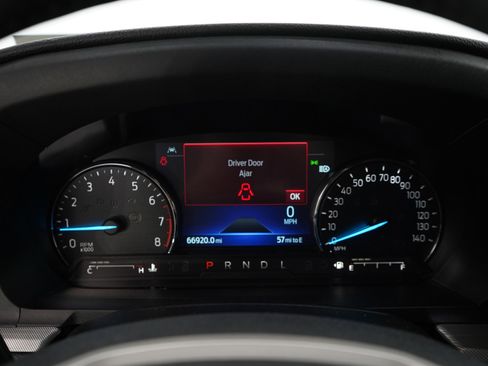 Used 2022 Ford Explorer XLT w/ XLT Sport Appearance Package image 21