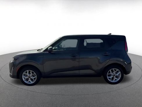 Used 2025 Kia Soul LX w/ LX Technology Package FWD image 7
