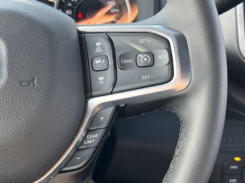 Certified 2025 RAM 2500 Big Horn AWD/4WD image 18