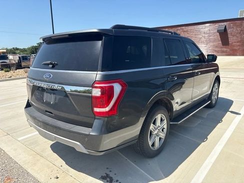 Used 2019 Ford Expedition XLT w/ Equipment Group 202A RWD image 3