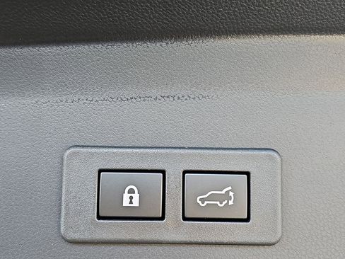 Certified 2025 Subaru Ascent Bronze Edition image 14