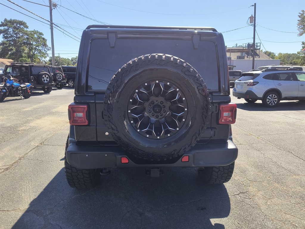 Used 2020 Jeep Wrangler Unlimited Sahara AWD/4WD image 4