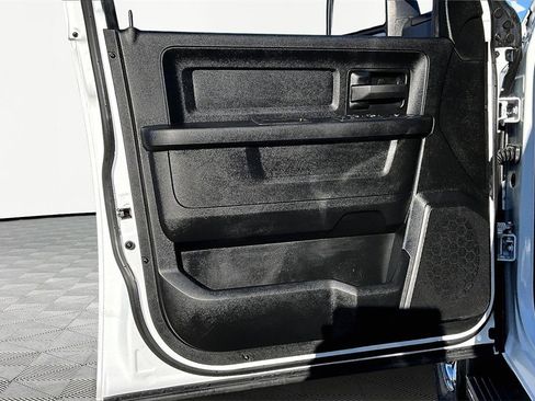 Used 2024 RAM 2500 Tradesman w/ Chrome Appearance Group image 24