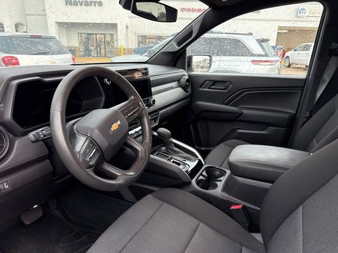 Used 2024 Chevrolet Colorado W/T w/ Technology Package RWD image 10