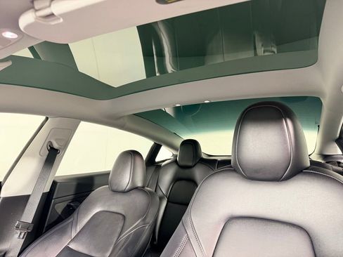 Used 2023 Tesla Model 3 Performance image 23