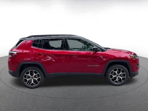 Used 2025 Jeep Compass Limited image 16