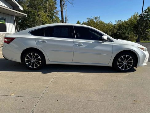 Used 2016 Toyota Avalon Limited image 9