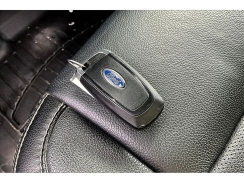 Used 2020 Ford F150 Lariat w/ Trailer Tow Package image 34