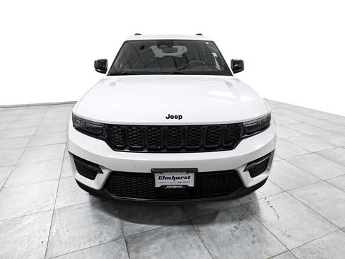 Used 2024 Jeep Grand Cherokee Altitude AWD/4WD image 3