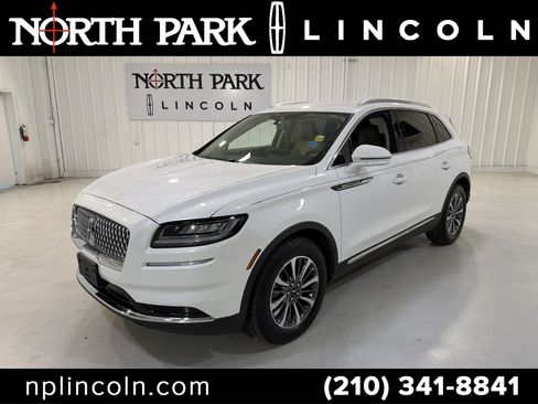 Used 2022 Lincoln Nautilus Standard w/ Premium Package image 1