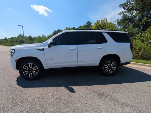 Used 2023 GMC Yukon AT4 w/ AT4 Premium Package AWD/4WD image 4