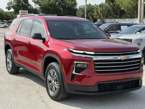 Certified 2026 Chevrolet Traverse LT w/ Driver Confidence Package AWD/4WD image 3