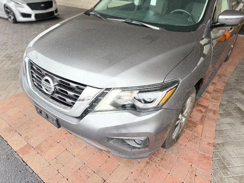 Used 2020 Nissan Pathfinder SV image 21
