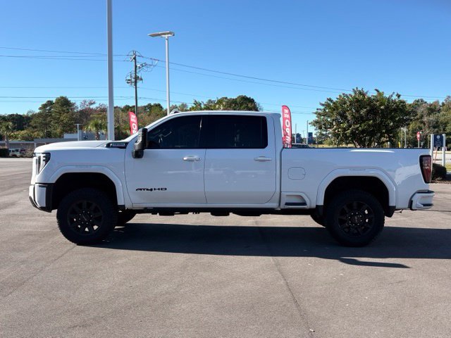 Used 2024 GMC Sierra 2500 AT4 AWD/4WD image 2