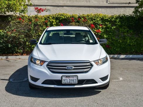 Used 2013 Ford Taurus SE image 2