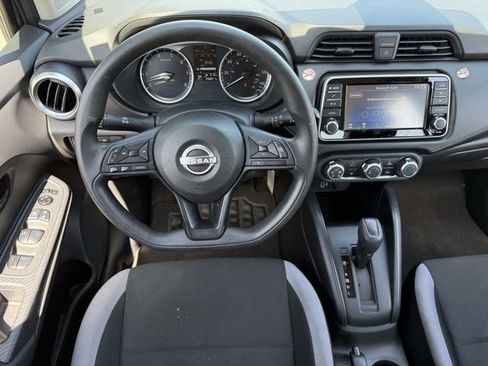 Used 2025 Nissan Versa S FWD image 11
