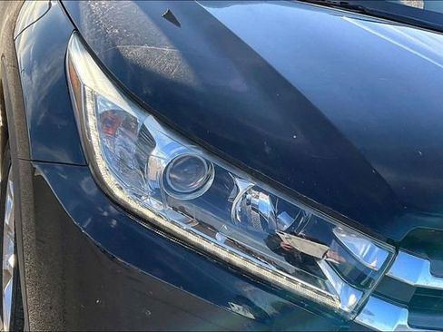 Used 2017 Toyota Highlander FWD V6 image 30