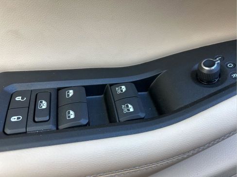 Certified 2023 Jeep Grand Cherokee Limited w/ Luxury Tech Group II image 14