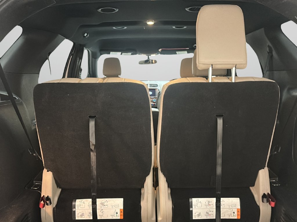 Used 2019 Ford Explorer XLT w/ Equipment Group 202A AWD/4WD image 22
