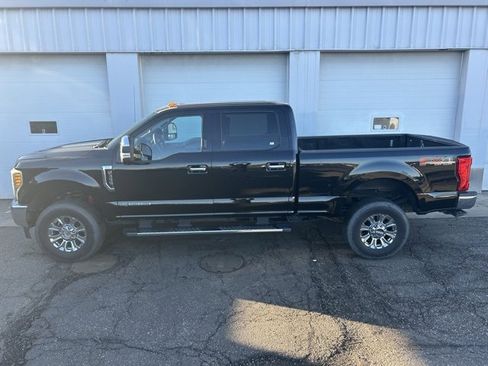 Used 2017 Ford F350 XLT w/ XLT Premium Package image 3