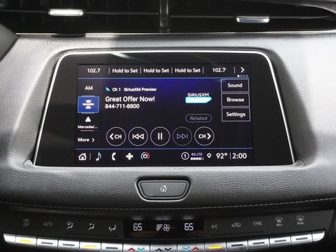 Used 2023 Cadillac XT4 Luxury w/ Cold Weather Package FWD image 11