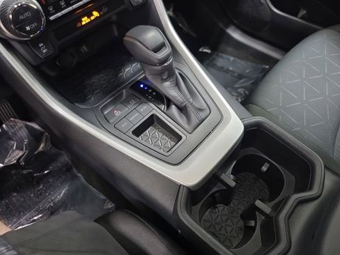Certified 2025 Toyota RAV4 XLE FWD image 22