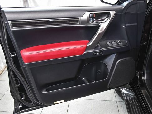 Used 2023 Lexus GX 460 Luxury w/ Sport Design Package image 9