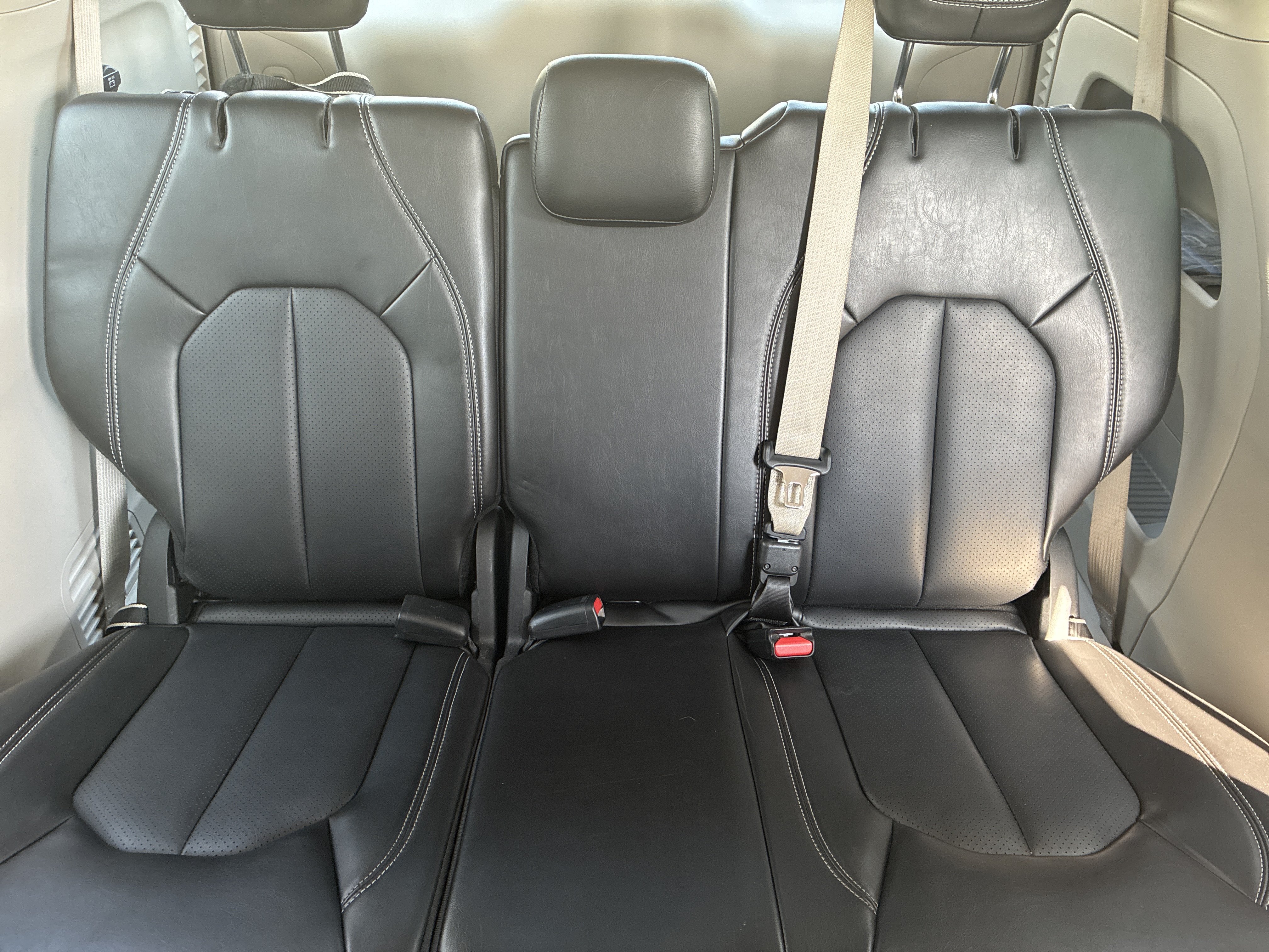 Used 2024 Chrysler Pacifica Touring-L FWD image 38
