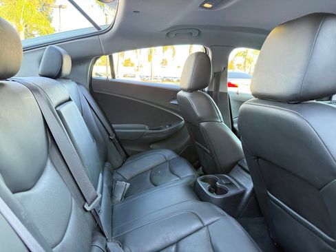 Used 2017 Chevrolet Volt LT w/ Comfort Package image 17