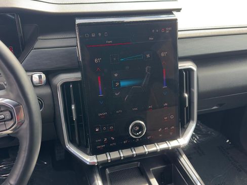 Used 2025 GMC Acadia Elevation FWD image 10