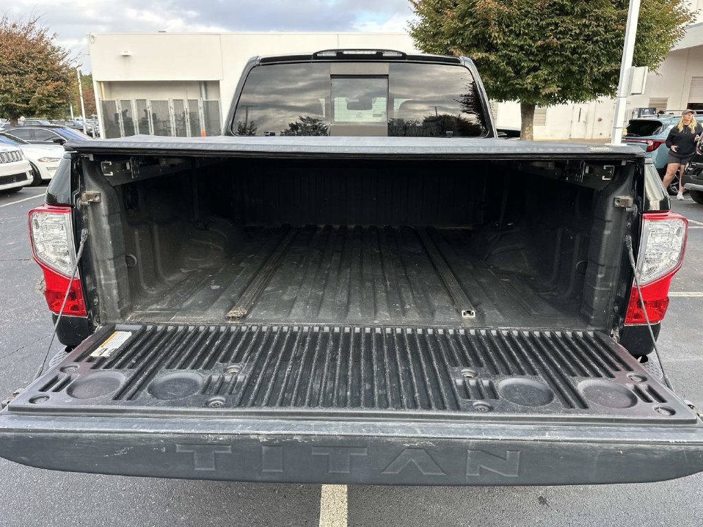 Used 2019 Nissan Titan PRO-4X w/ Pro-4x Convenience Package AWD/4WD image 12