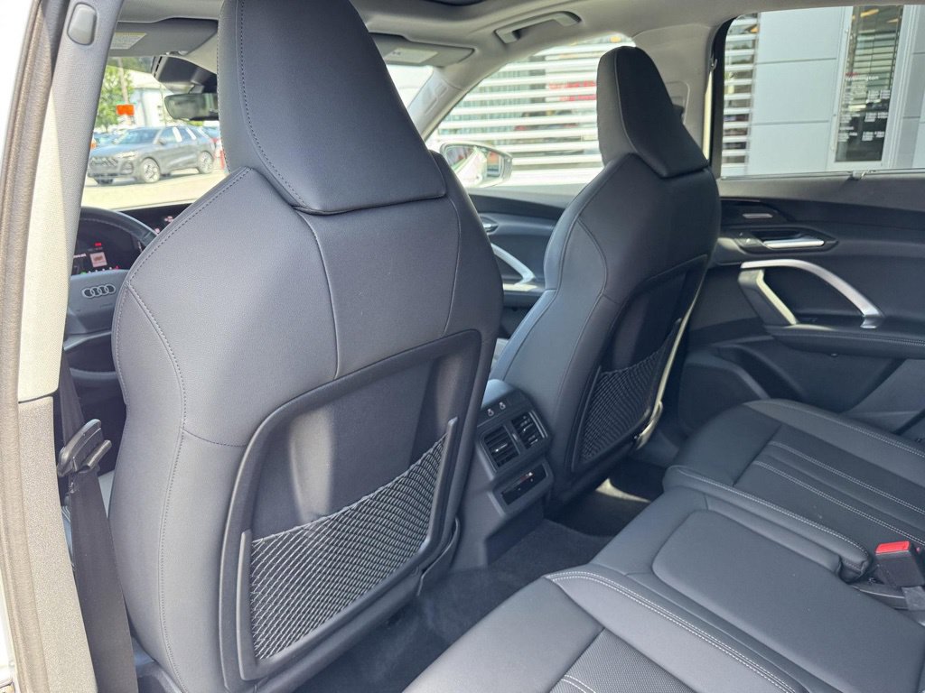 Certified 2025 Audi Q5 Premium Plus w/ Premium Plus AWD/4WD image 17