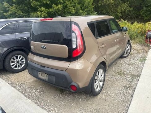 Used 2014 Kia Soul + FWD image 9