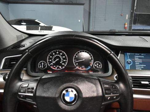 Used 2011 BMW 535i xDrive image 28